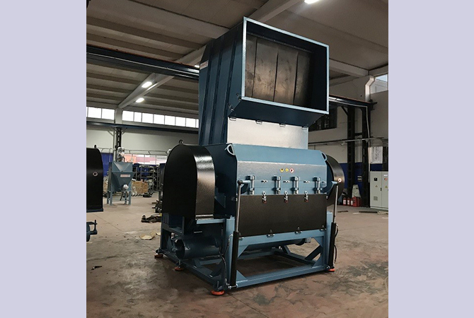 geri dönüşüm makinaları ve plastik kırma makinaları