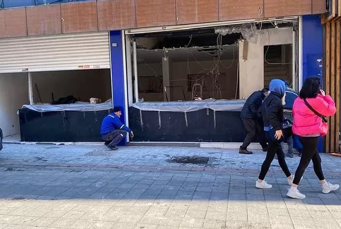 asansörlü-kuyumcu-vitrin-kasası